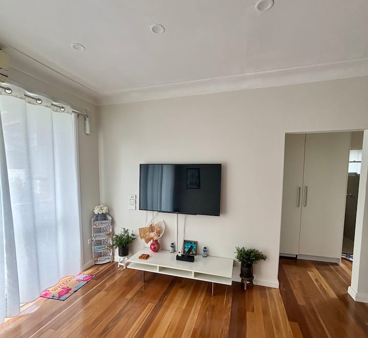 Serenity By The Sea – Red Heritage Apartment - South Coast