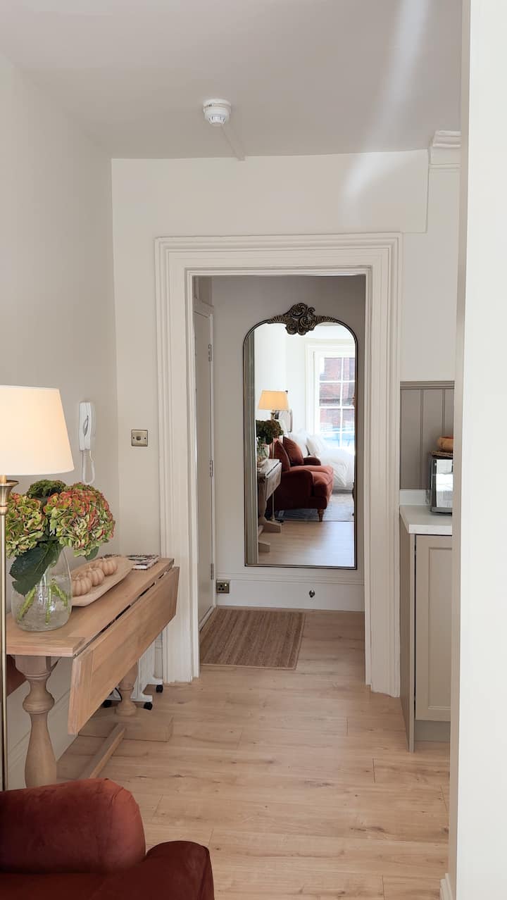 Romantic Georgian Apartment - Prime Location - Royal Tunbridge Wells