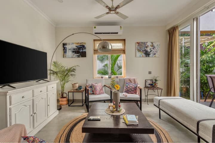 Living room image 4
