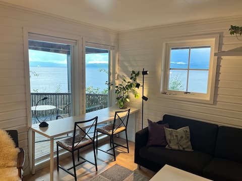 Top performing Airbnb: Sock apartment with lake views in Heimdal
