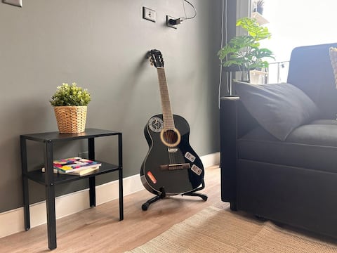 Popular Airbnb listing: 1 min to Irarrázaval Metro, Italia Neighborhood, Wi-Fi 600 in Ñuñoa