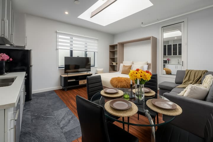 Bright & Stylish Mezzanine  Heart Of Montreal - 朗基爾