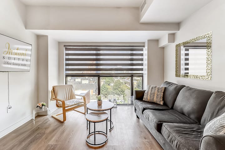3br 3bath | King Bed | High Park | Gym | Netflix - Toronto