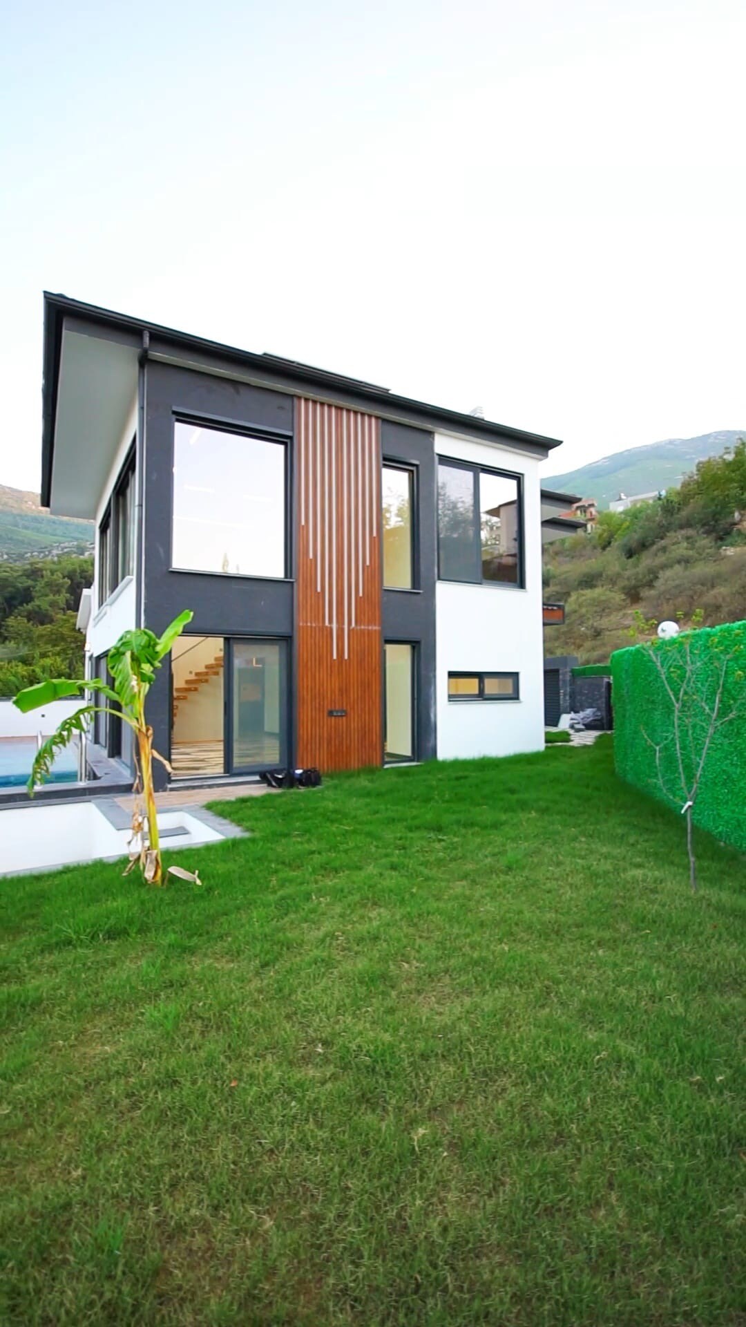 Şehrin Göbeğinde Doğa Manzaralı Harika Villa