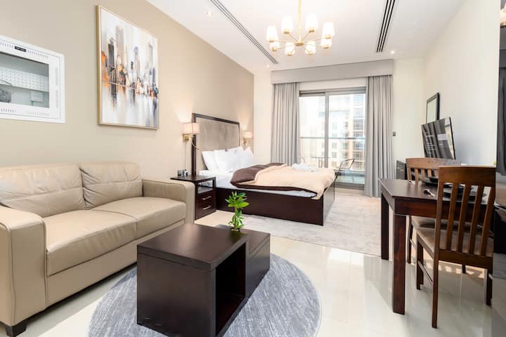 Lux | Independent Studio |Burj Khalifa View| K Bed - Dubaï