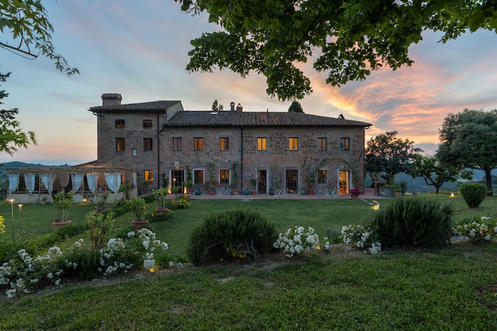 Tenuta Aquadivina Luxury Mansion in Tuscany