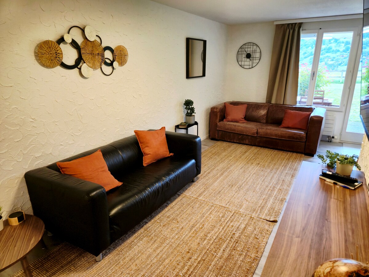 Successful Airbnb property: Hillcrest Apartment - Parking, Lakeview, Central in Spiez