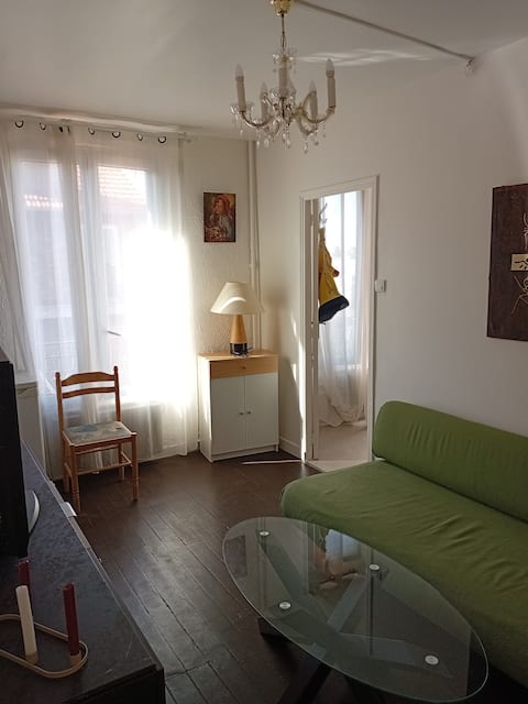 Successful Airbnb property: Pleasant 2 rooms in Aubervilliers