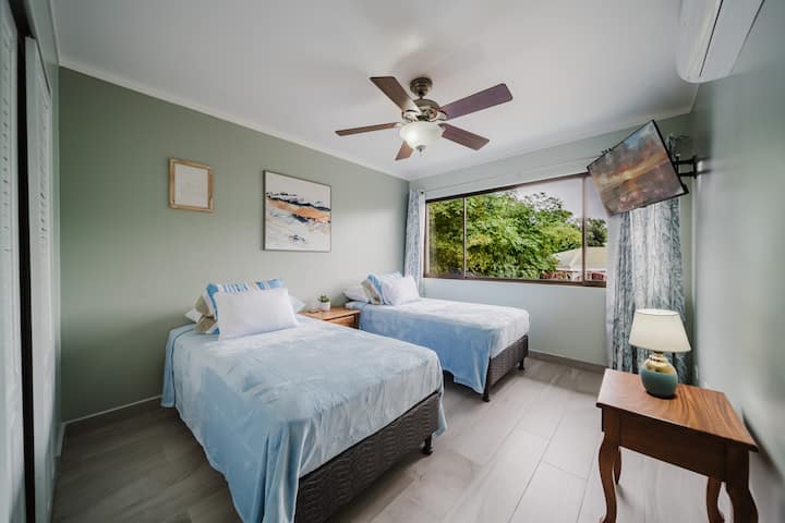 2 camas individuales separadas