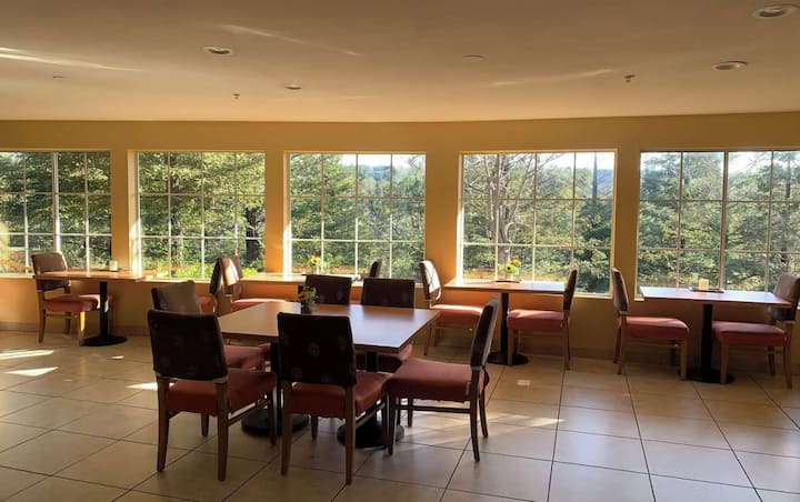 1 King | Rocklin Park Hotel | With Balcony - Roseville, CA