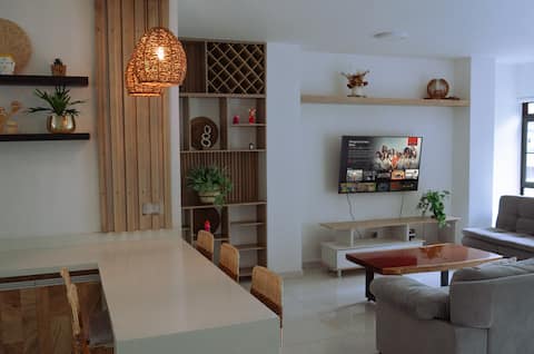 Popular Airbnb listing: Luxury 3bedroom apartment/AC/parking, near airport in La Flora