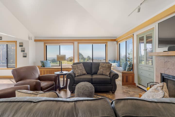 Whale Tale Retreat | Ocean Views | Dog Friendly - Sea Ranch, CA