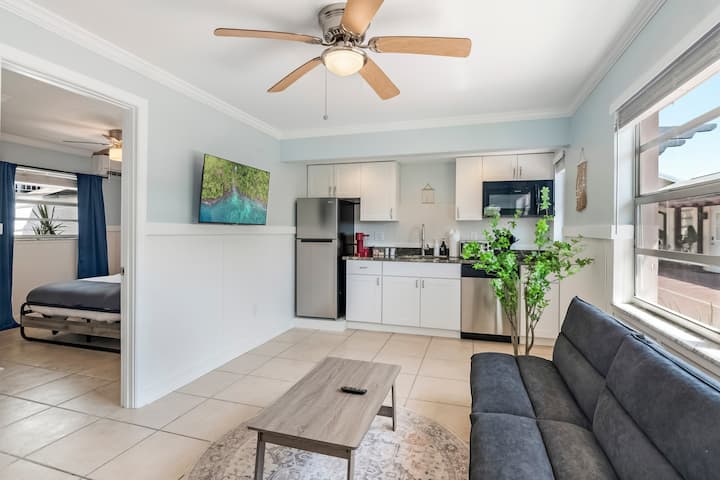 Waterfront Bliss | Heated Salt Pool, Dock & Patio - South Pasadena, FL