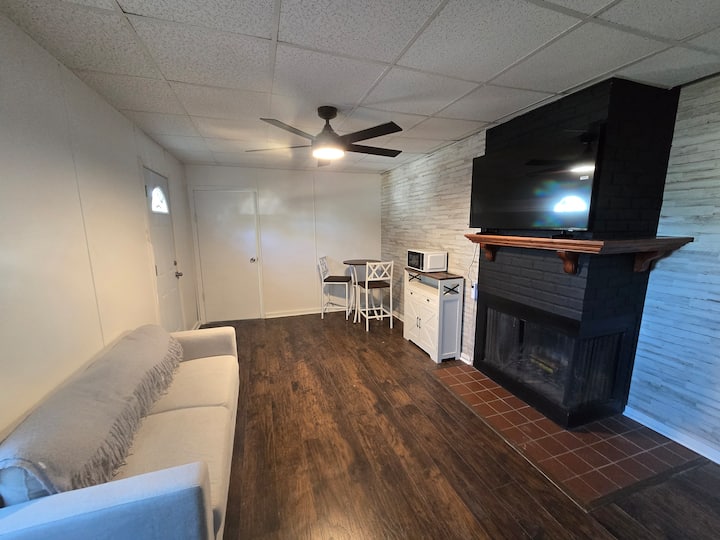 Cozy 1 Bedroom - Lubbock, TX