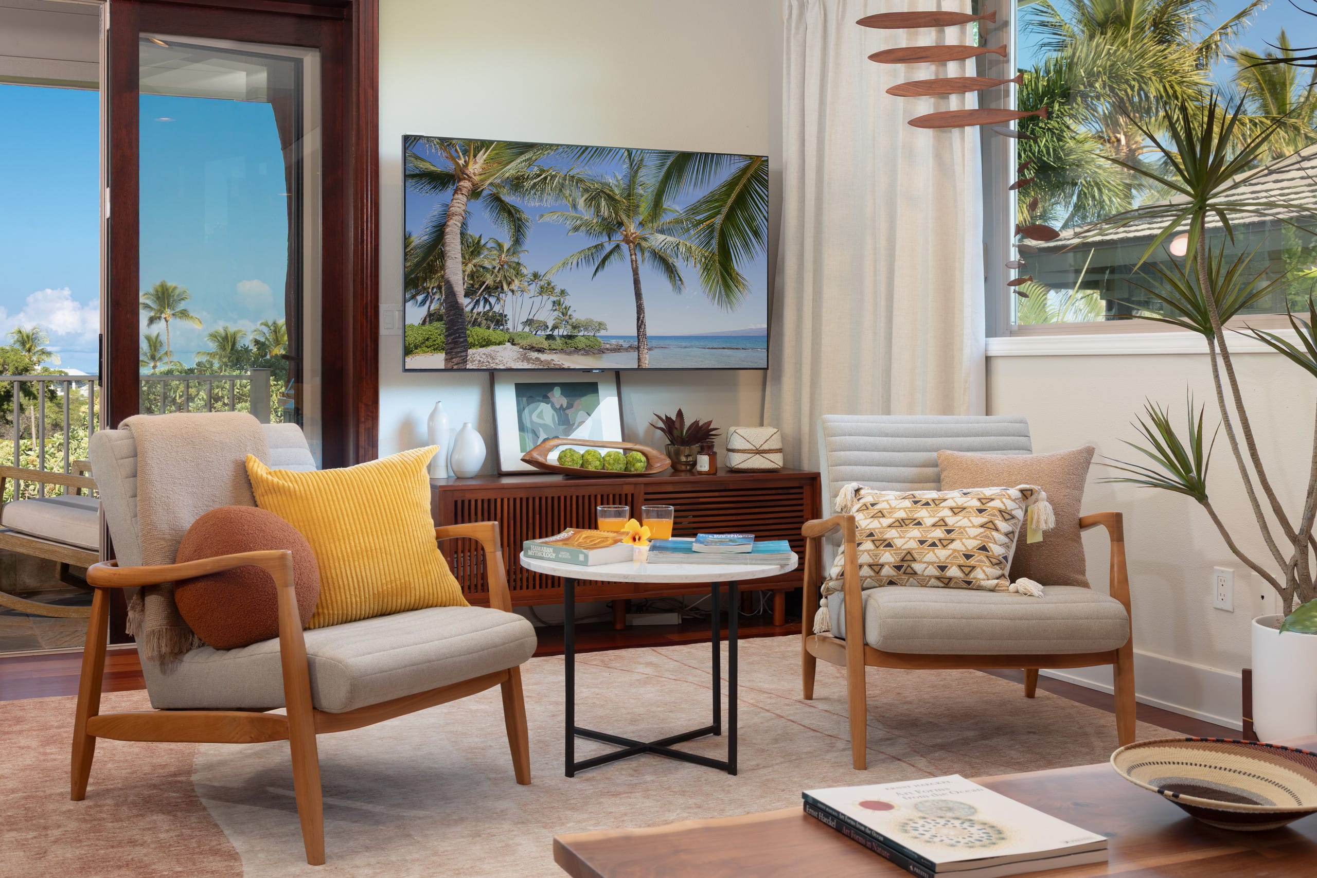 Home in Waimea · ★5.0 · 4 bedrooms · 8 beds · 3 private baths - Image 3