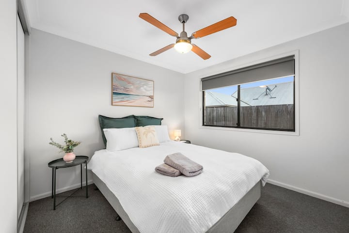 Spálňa 2
Manželská posteľ