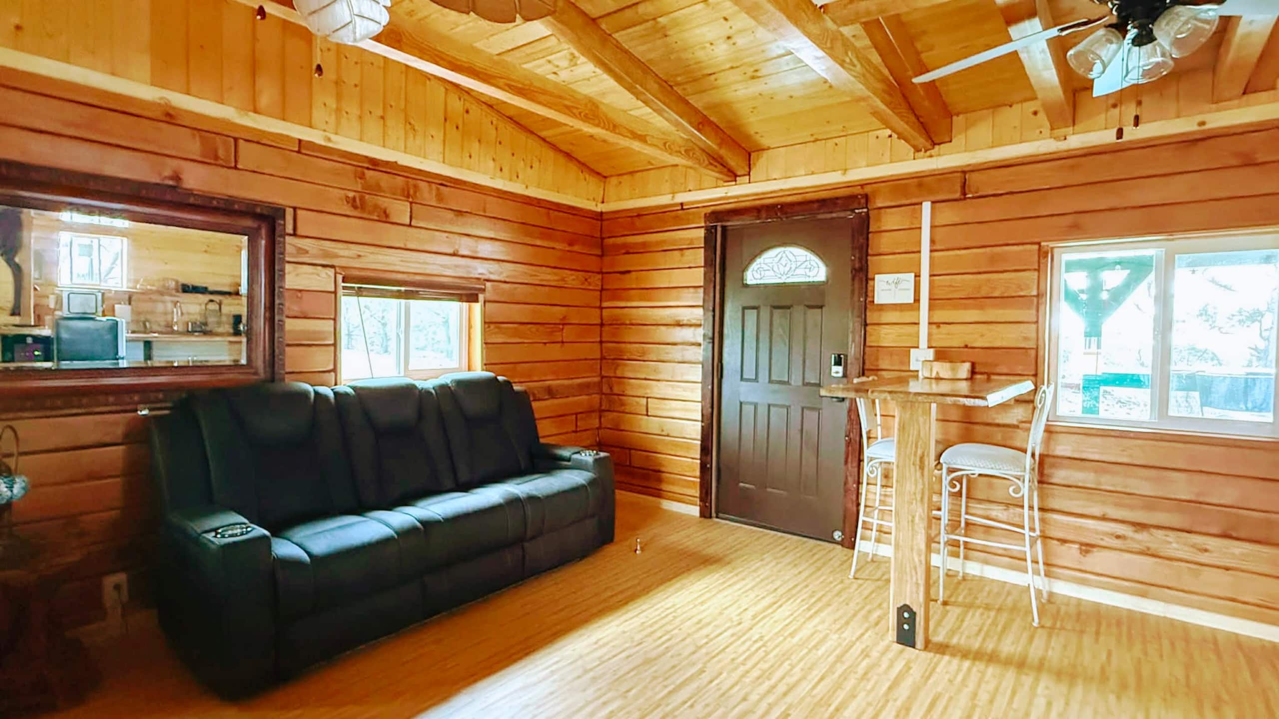 Big Kahuna Cabin (Hot Tub Getaway) -Ocean View- - Photo 9