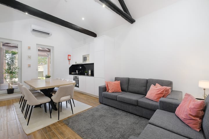 Private Pool Villa | 4br Suites, Hot Tub & Patio - Porto