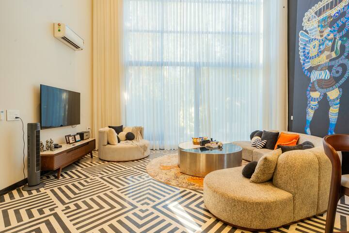 Living room image 5
