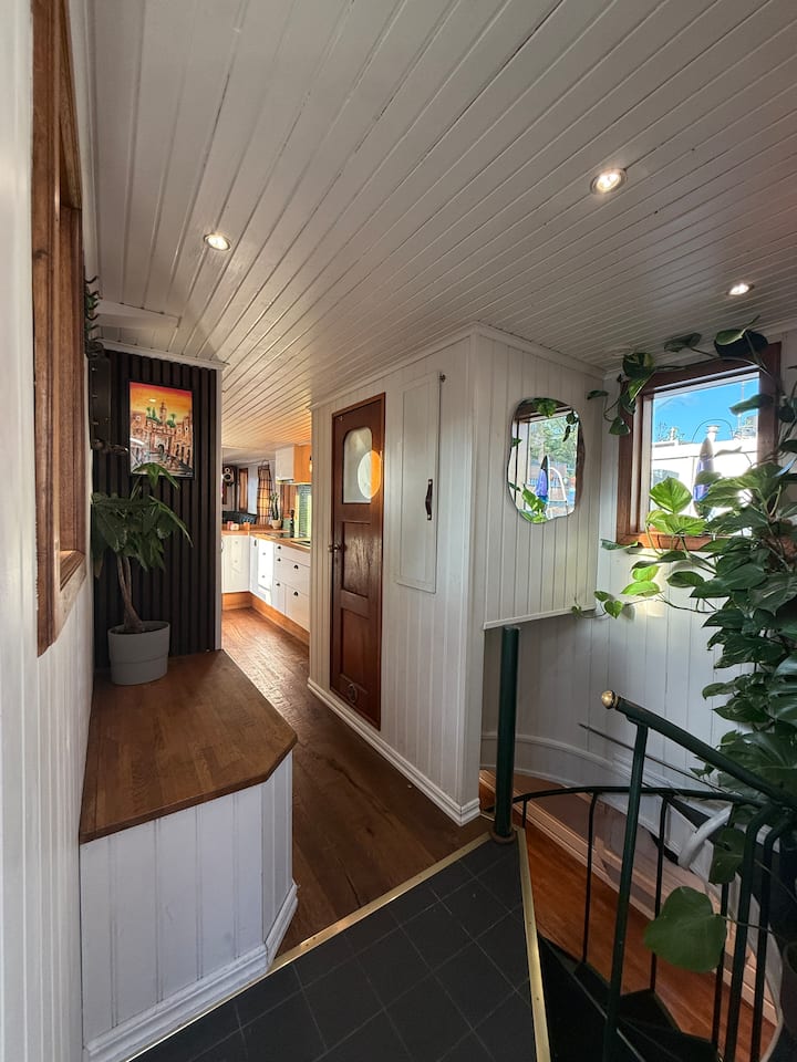 Houseboat In Central Stockholm - ソルナ