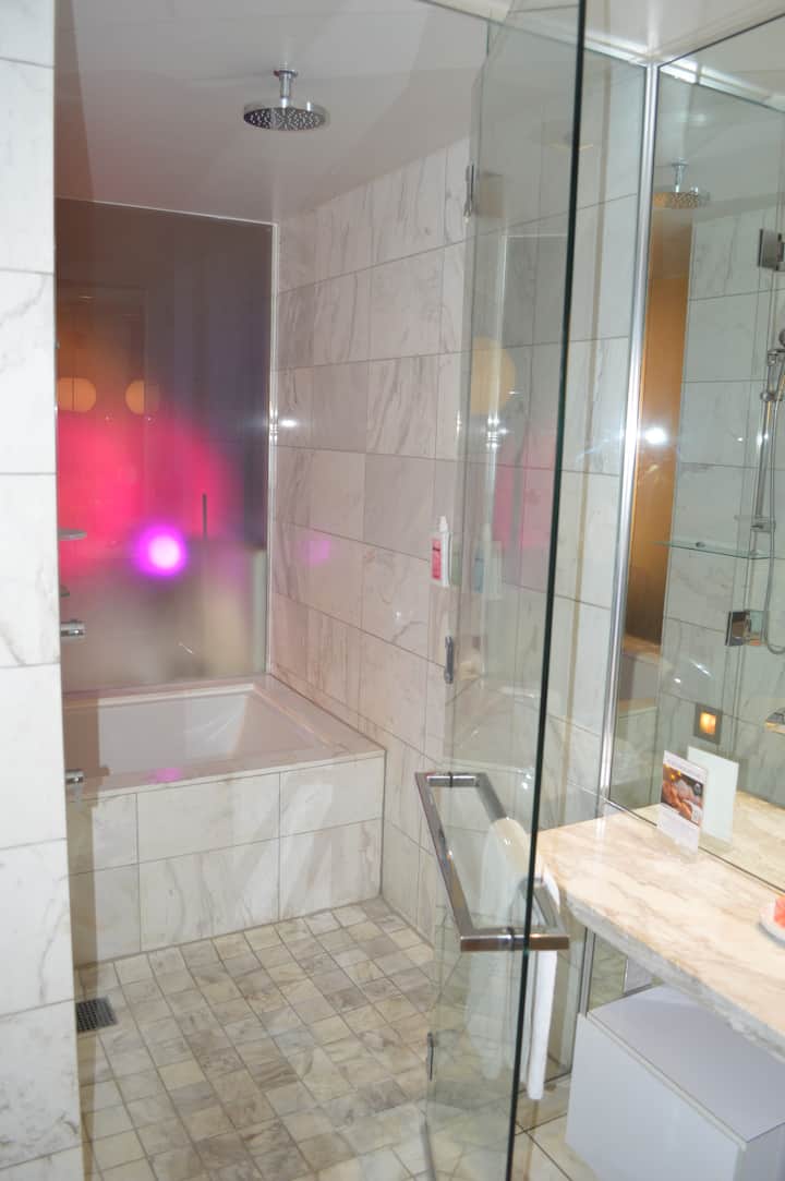 Palms Place Luxurious Strip View Condo! - Las Vegas Strip, NV