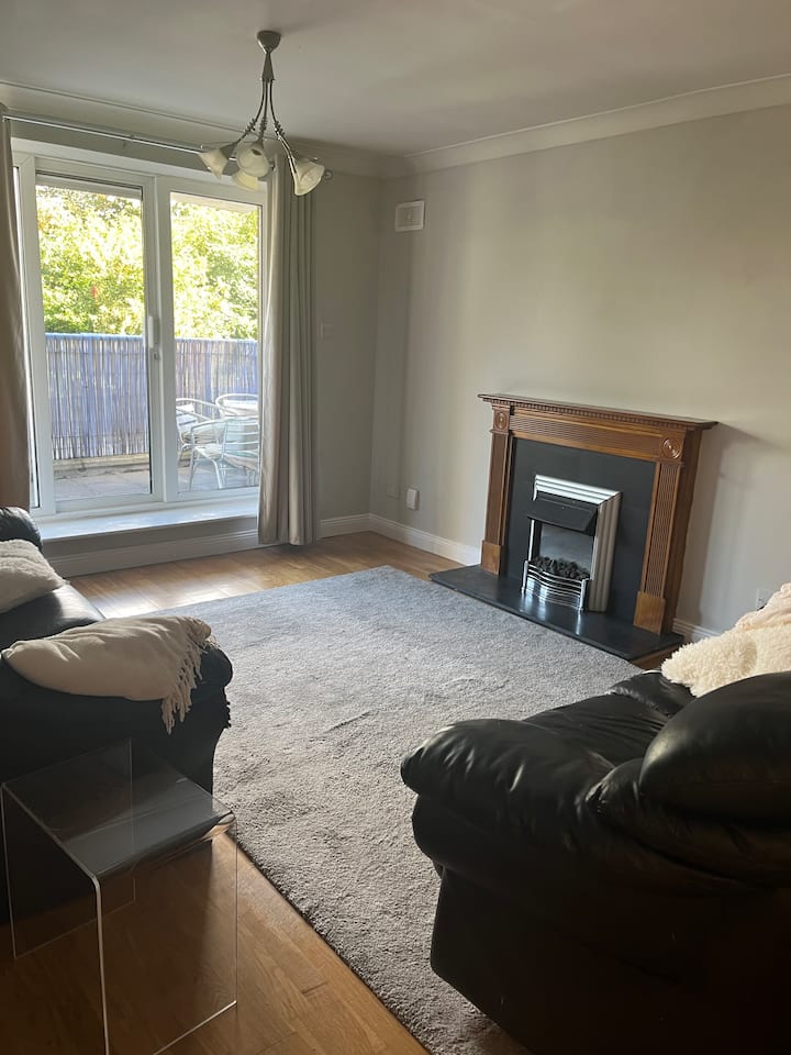 Double Room In 2 Bedroom Apartment, Great Location - Dublín