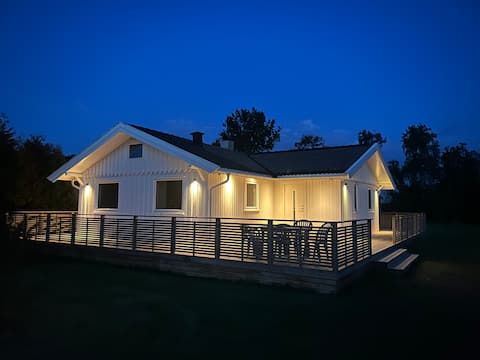 Cozy little house in the countryside.
3 bedrooms, 6 beds