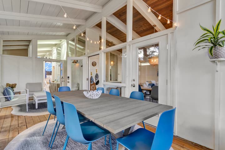 Sunny Modern Beach Cottage 1.5 Blocks To The Beach - Dewey Beach, DE
