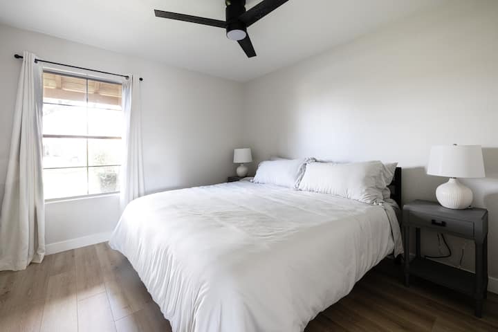 კომფორტული თეთრეული საუკეთესო ძილისთვის. დილაობით ადრე ადგომა თუ გირჩევნიათ, დატკბით მზიანი დილით!