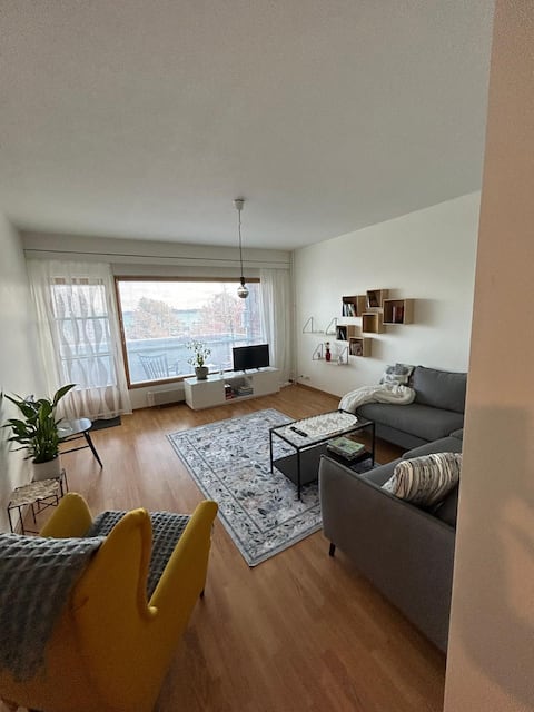 Top performing Airbnb: Premium downtown 63m2 1BR, kit, balcony & sea view in Katajanokka