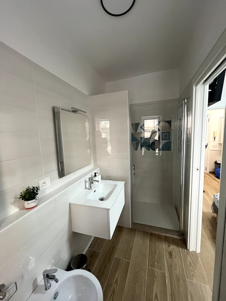 Camera Elegante - Immagine 4