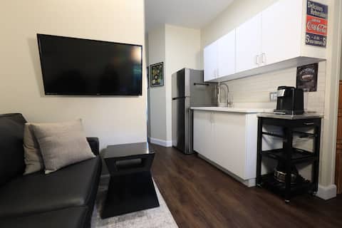 Successful Airbnb property: Loft 471 ~ Comfort and Elegance in the City in Hamilton