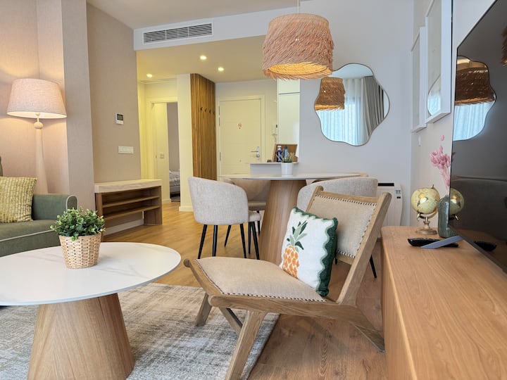 Elegant Beachside 2 Bedroom With Rooftop Pool - Estepona