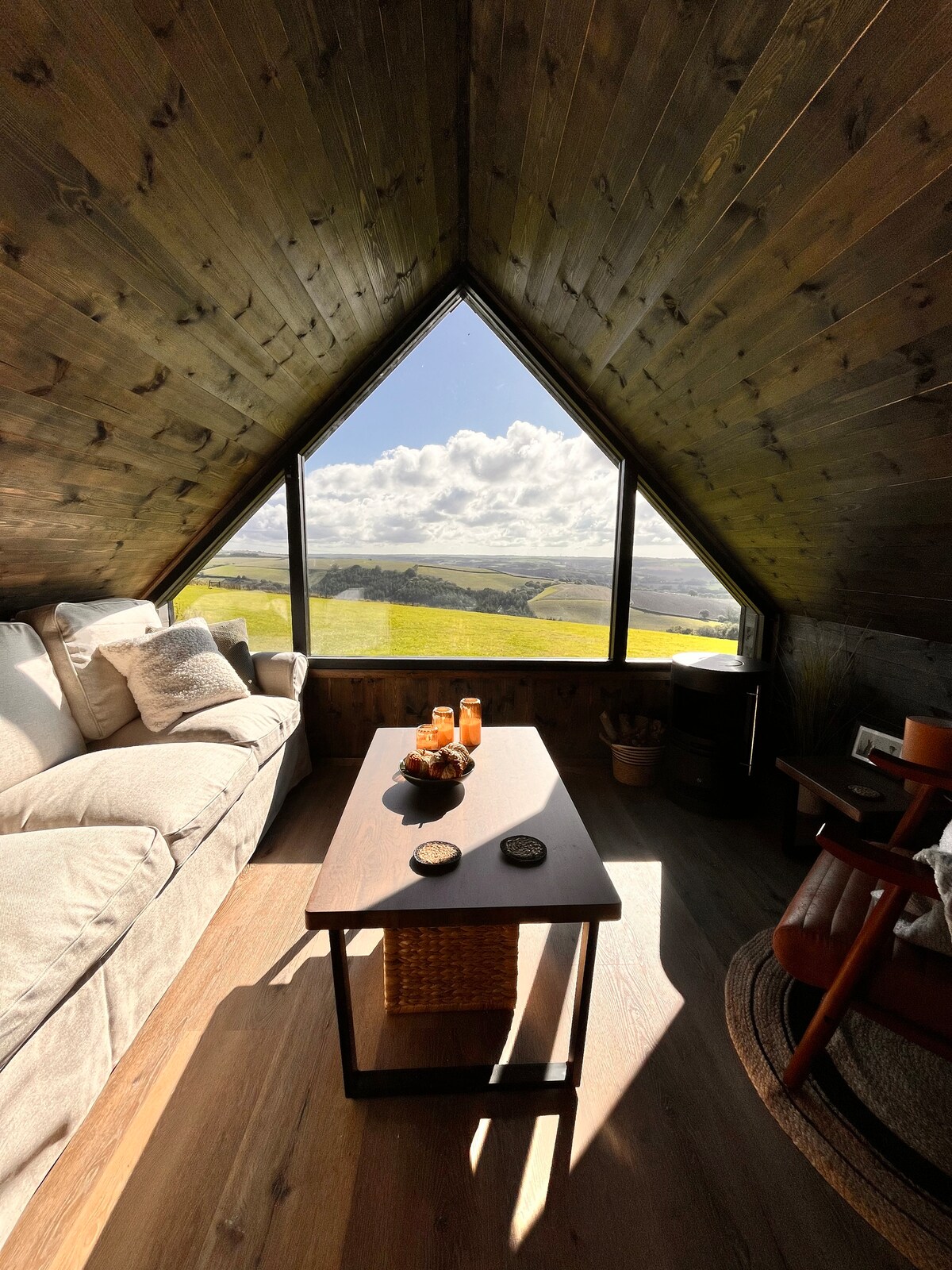 Top Airbnb: Stunning Views at Rural Cabin in North Devon