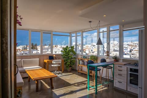 Top performing Airbnb: Penthouse in the old town with panoramic views in Tarifa