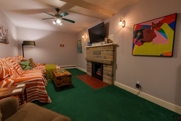 Charming Walkout Suite W/ Full Amenities - Grand Sudbury