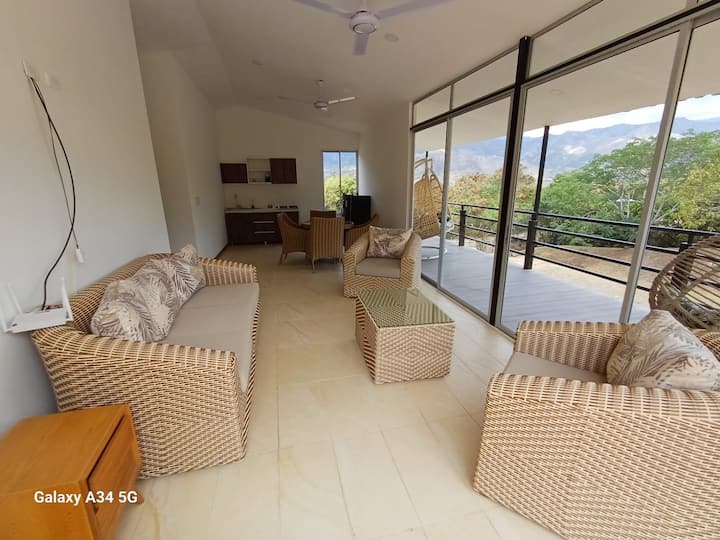 Cabañas, Lugar Ideal Para Descansar En Familia - La Mesa