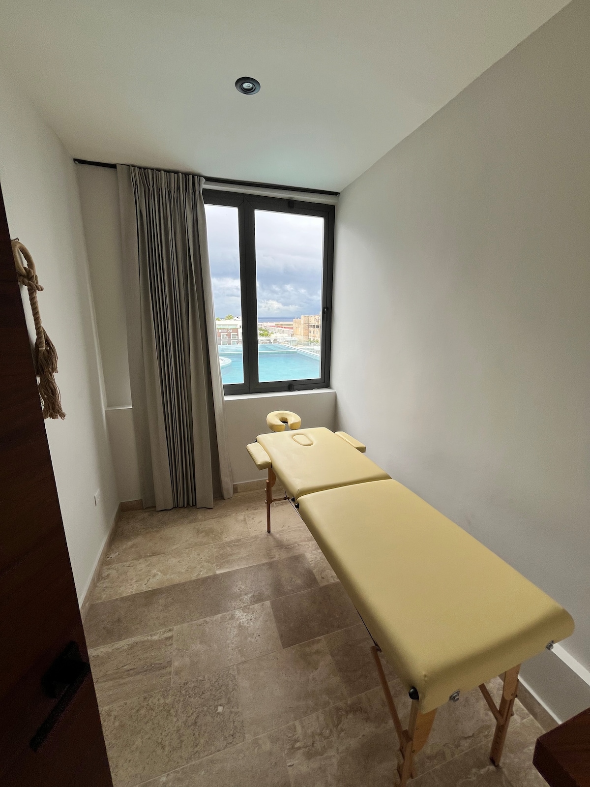 Popular Airbnb listing: Altra Suite – Urban Oasis near the Sea in Xaman Ha