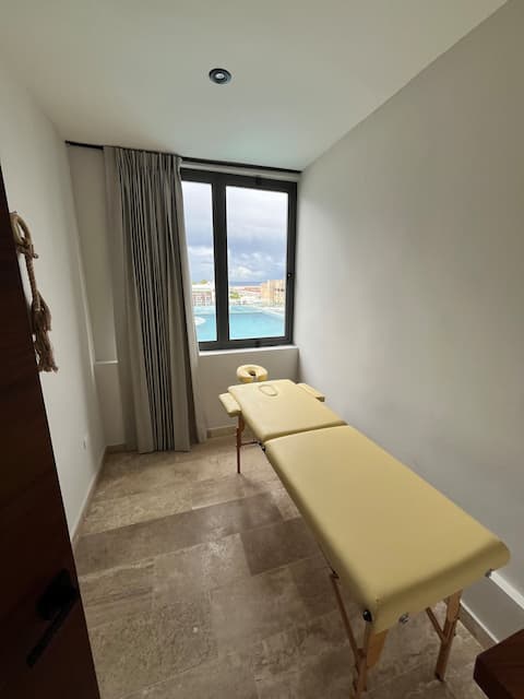 Popular Airbnb listing: Altra Suite – Urban Oasis near the Sea in Xaman Ha