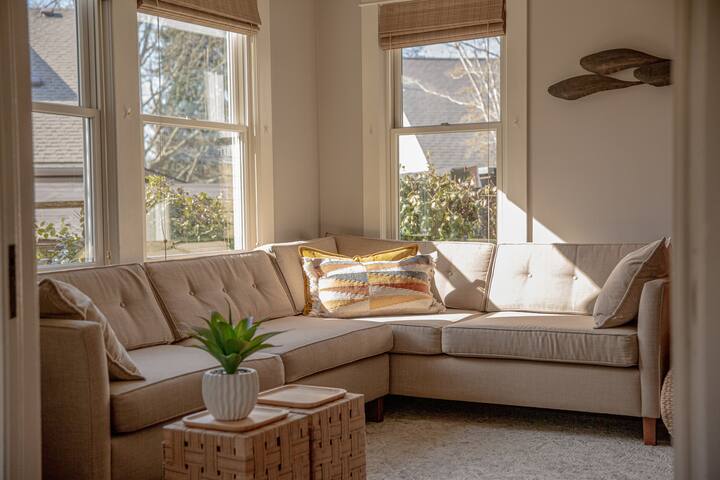 Lovely Laurelhurst Home gallery image 2