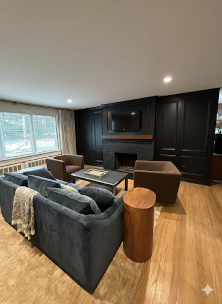4 Br House By Stony Brook University & Hospital - Port Jefferson, NY