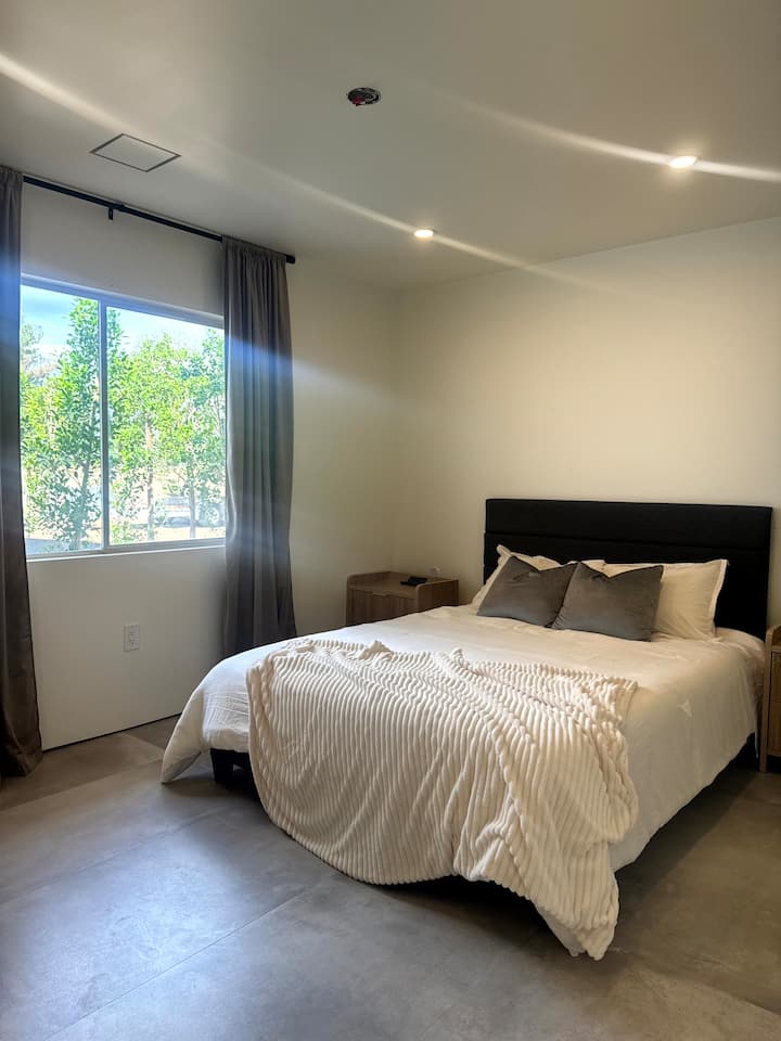 Спалня с двойно легло