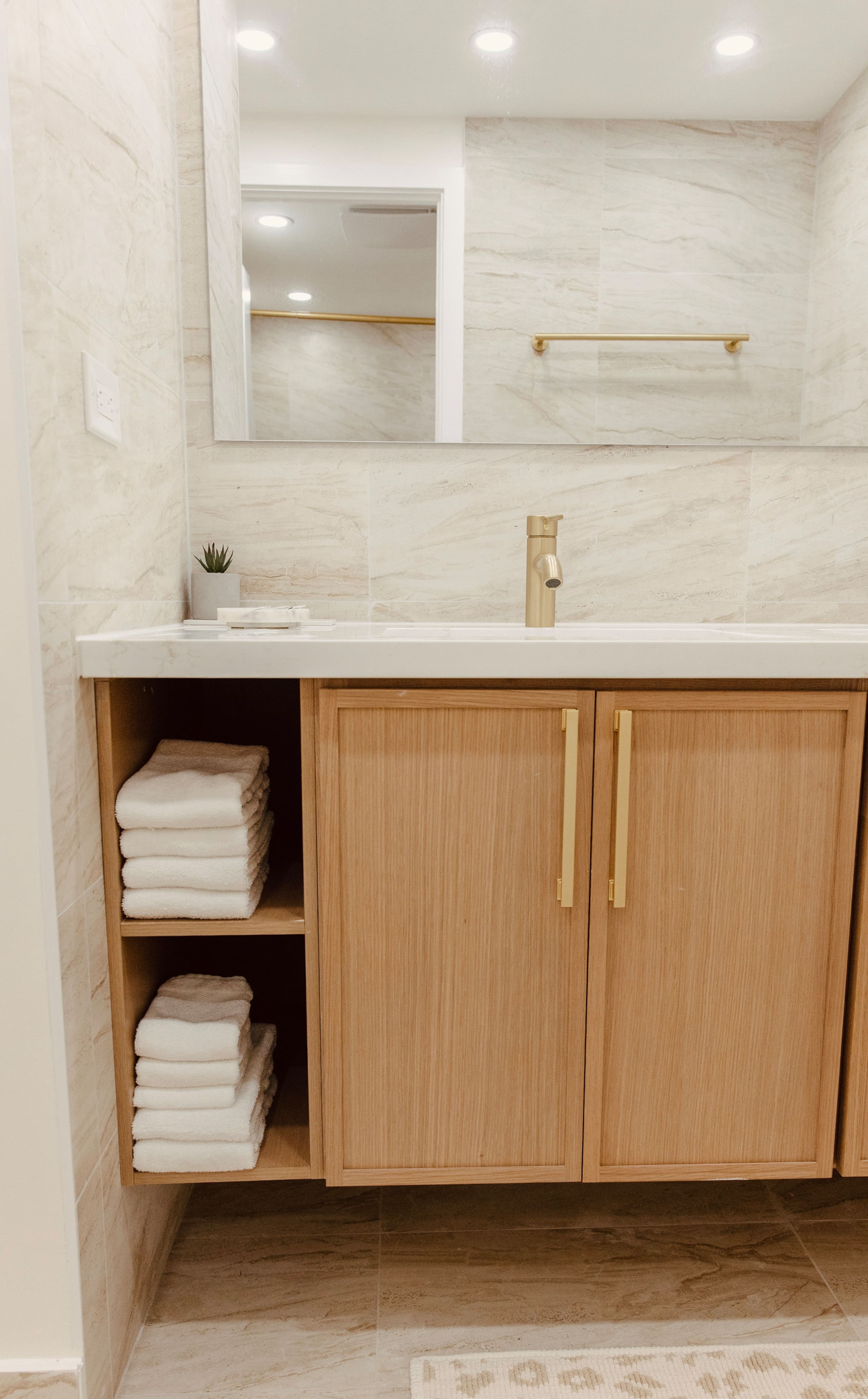 Luxury Mountain & River View Room #6ㅣ Free Parking - Image 39