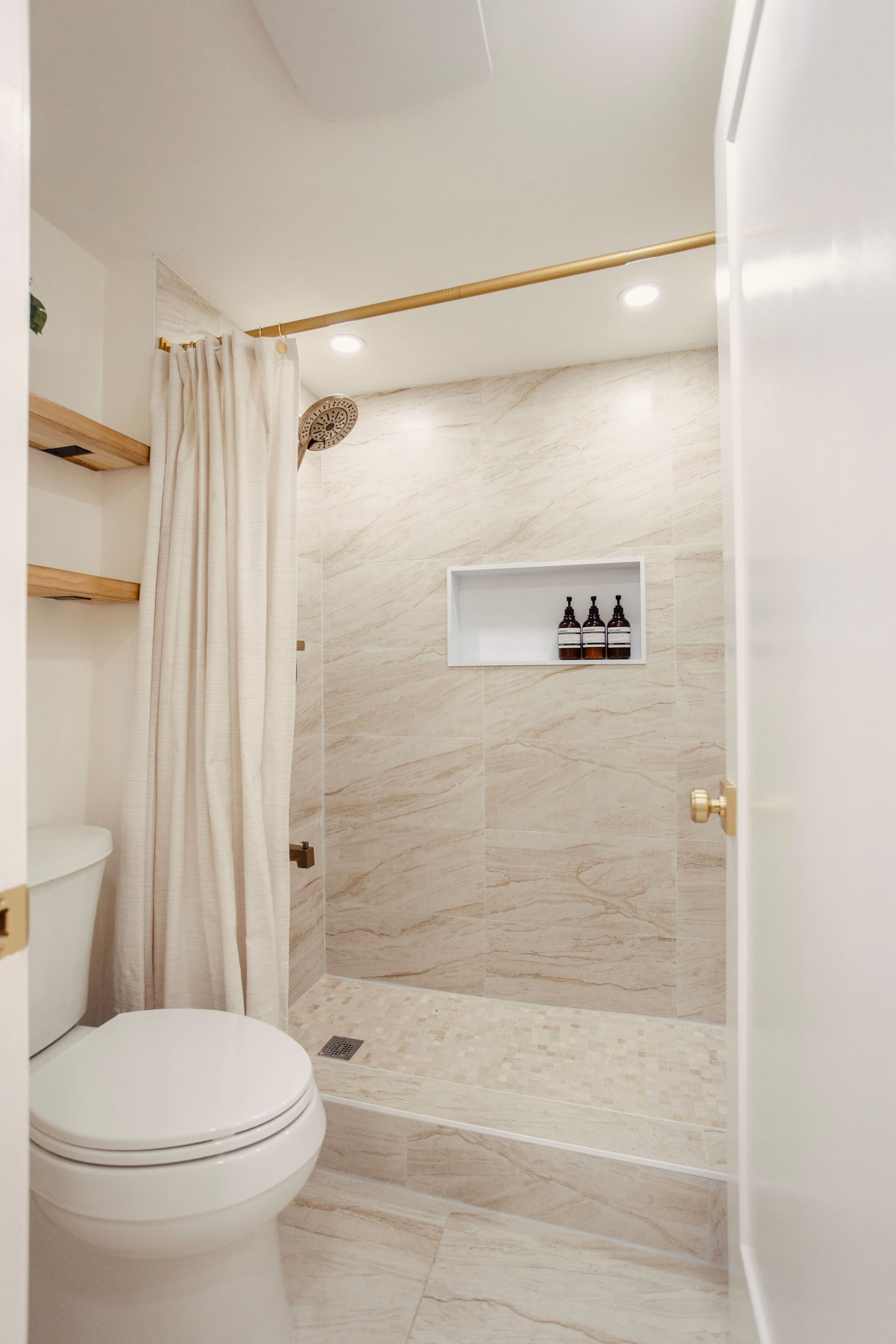 Luxury Mountain & River View Room #6ㅣ Free Parking - Image 36