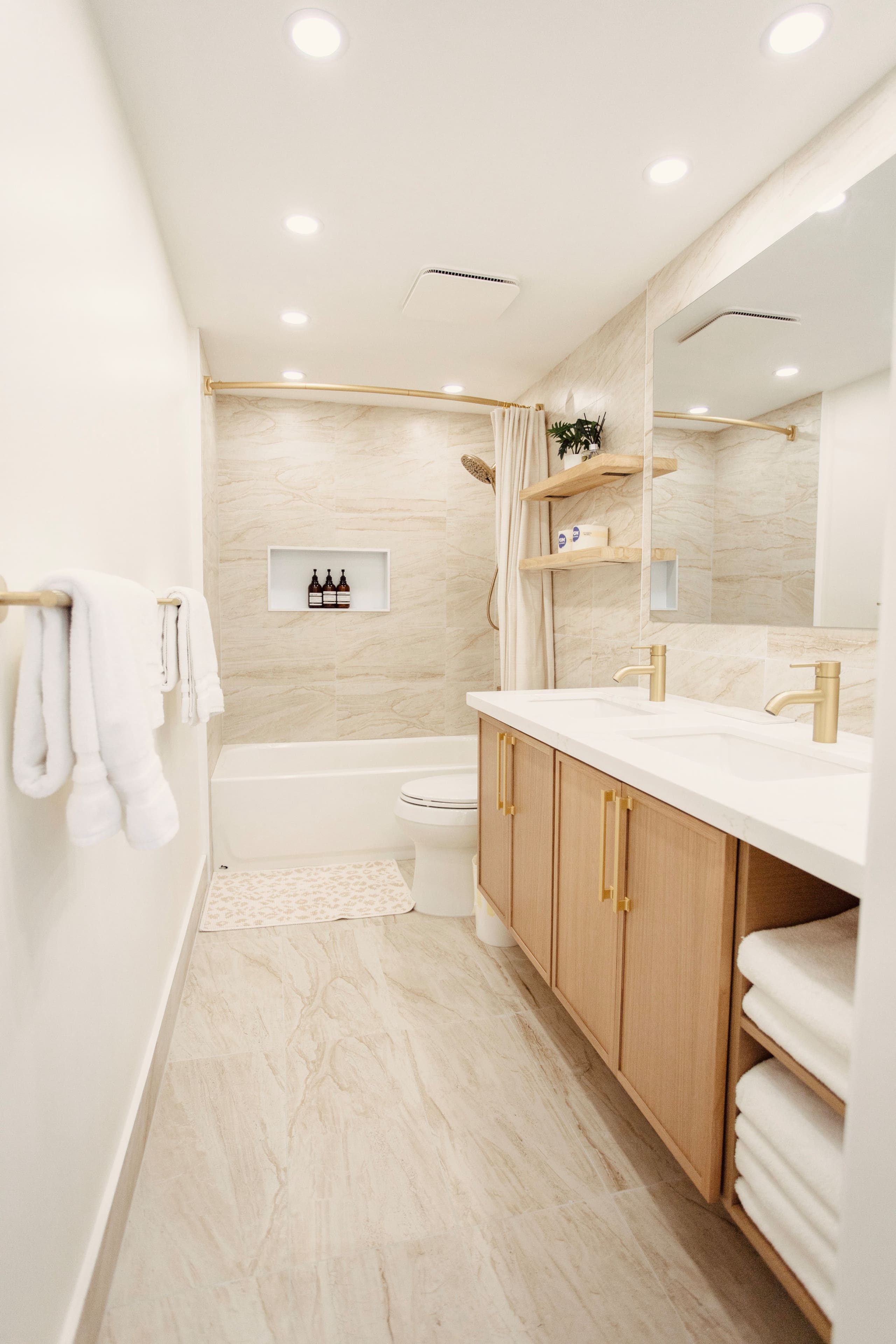 Luxury Mountain & River View Room #6ㅣ Free Parking - Image 32
