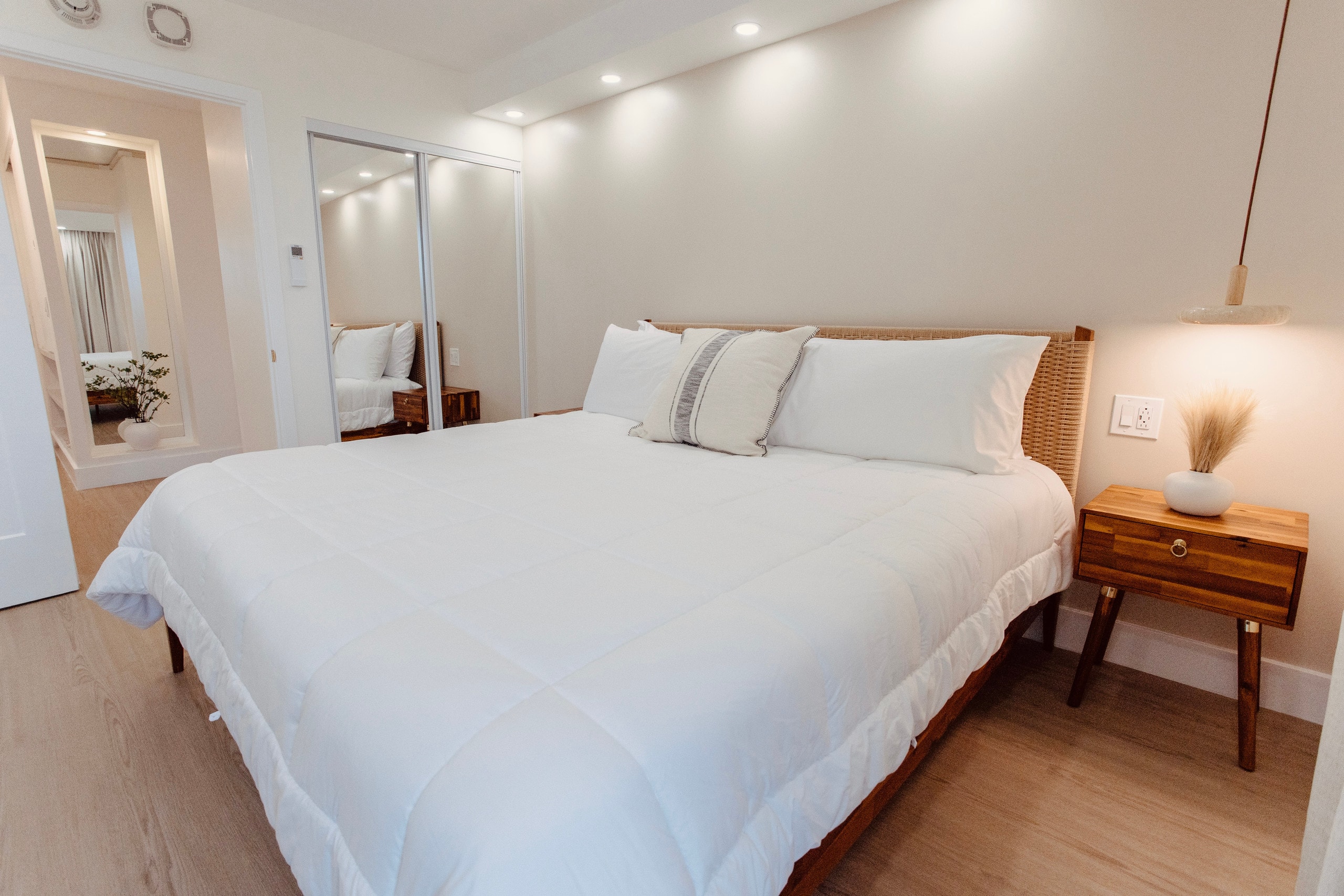 Luxury Mountain & River View Room #6ㅣ Free Parking - Image 28