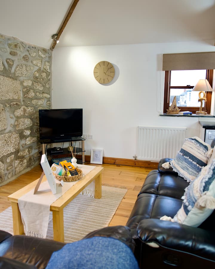 Balcony Apartment, Sea Views - Sail Loft Lookout - Penzance