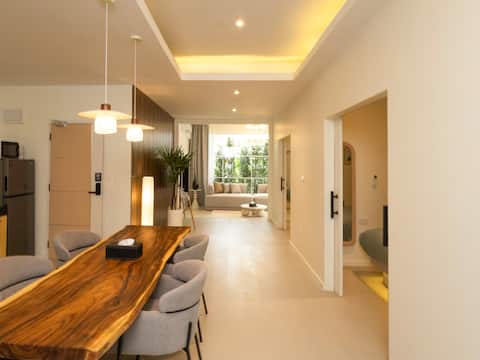 3 Bedrooms for 5 Guests @Heart of Sathorn