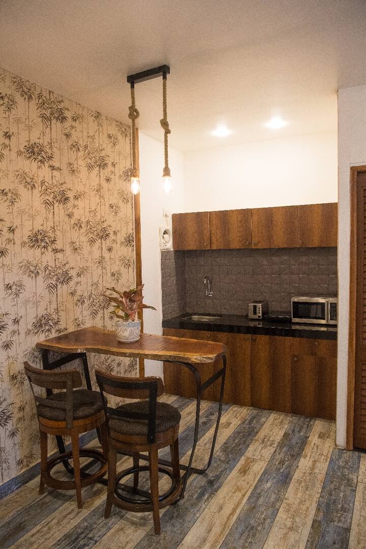 Kitchenette image 3