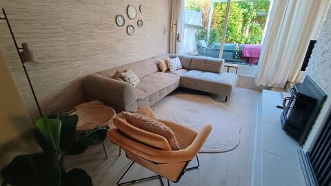 Top performing Airbnb: Holiday home Lycka in Noordwijkerhout Buitengebied